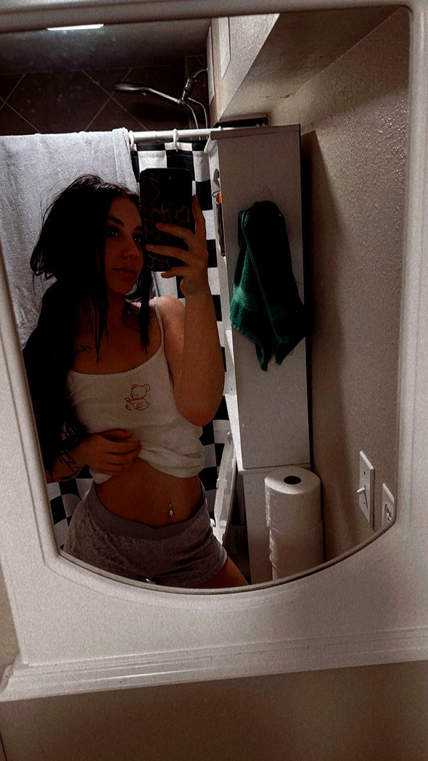 ema.jeann snapchat image archive image