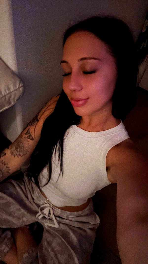 ema.jeann snapchat image archive image