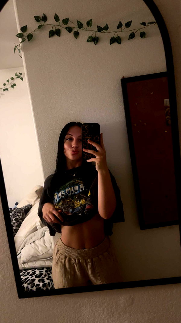 ema.jeann snapchat image archive image