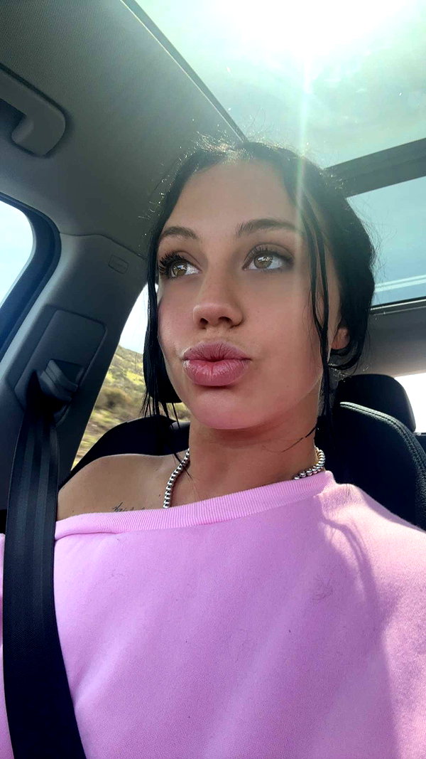 ema.jeann snapchat image archive image