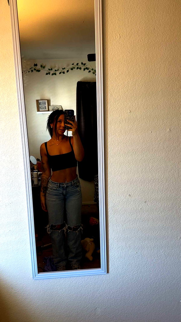 ema.jeann snapchat image archive image