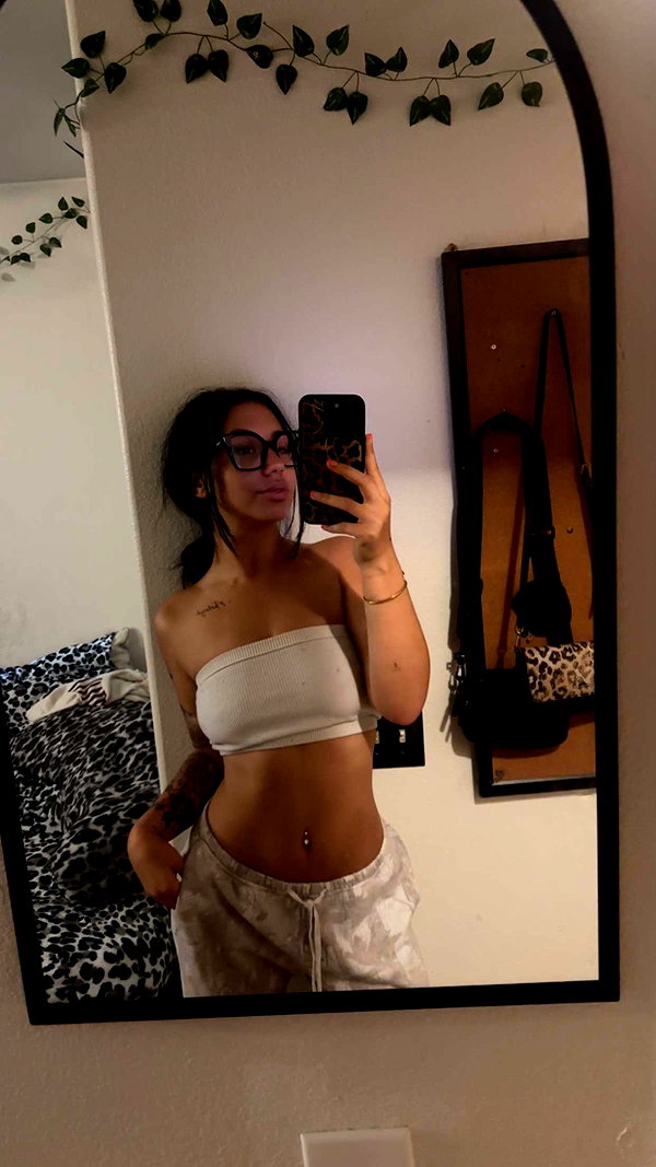 ema.jeann snapchat image archive image