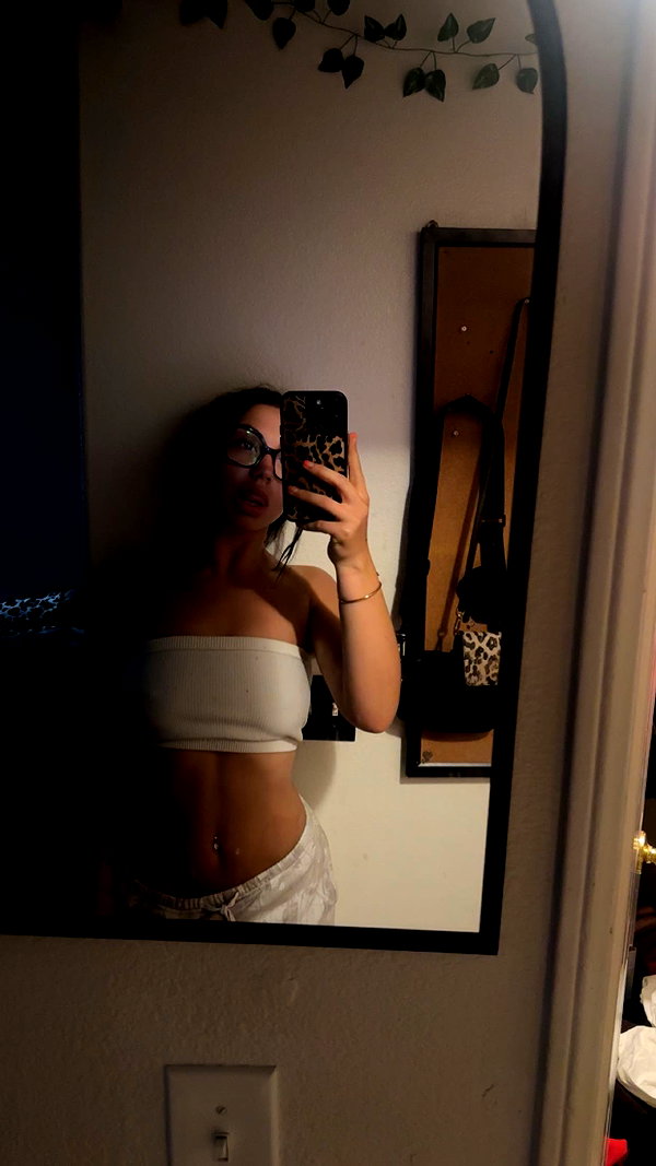 ema.jeann snapchat image archive image