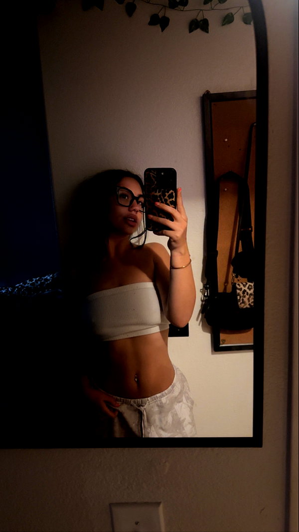 ema.jeann snapchat image archive image