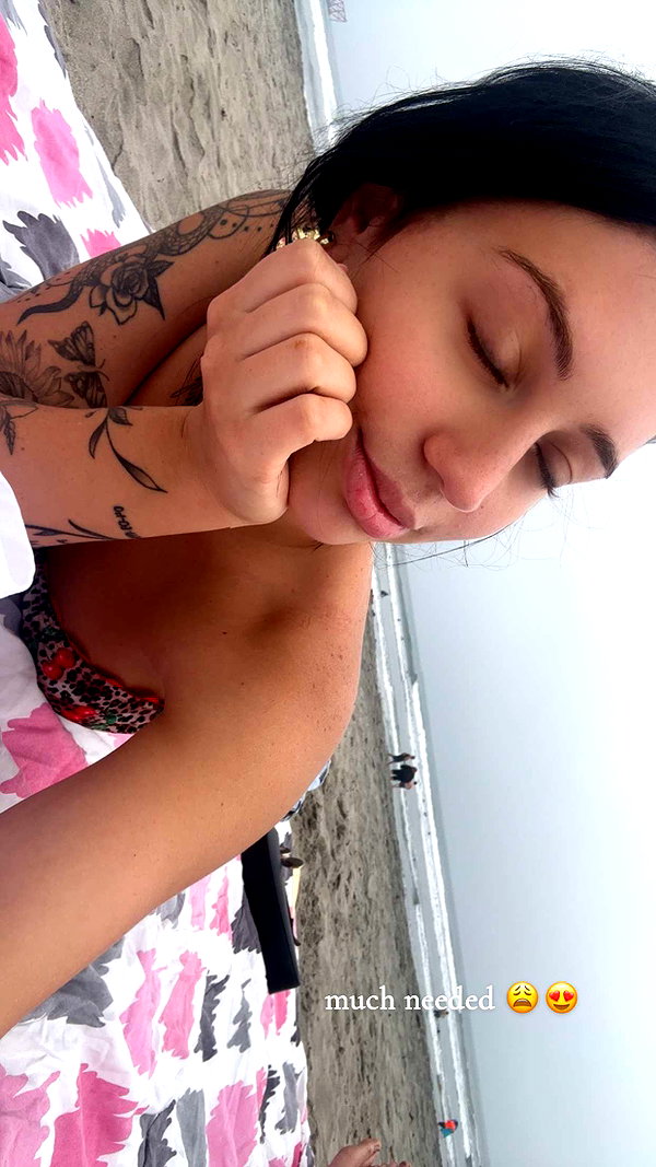 ema.jeann snapchat image archive image