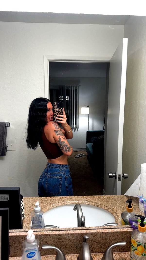ema.jeann snapchat image archive image
