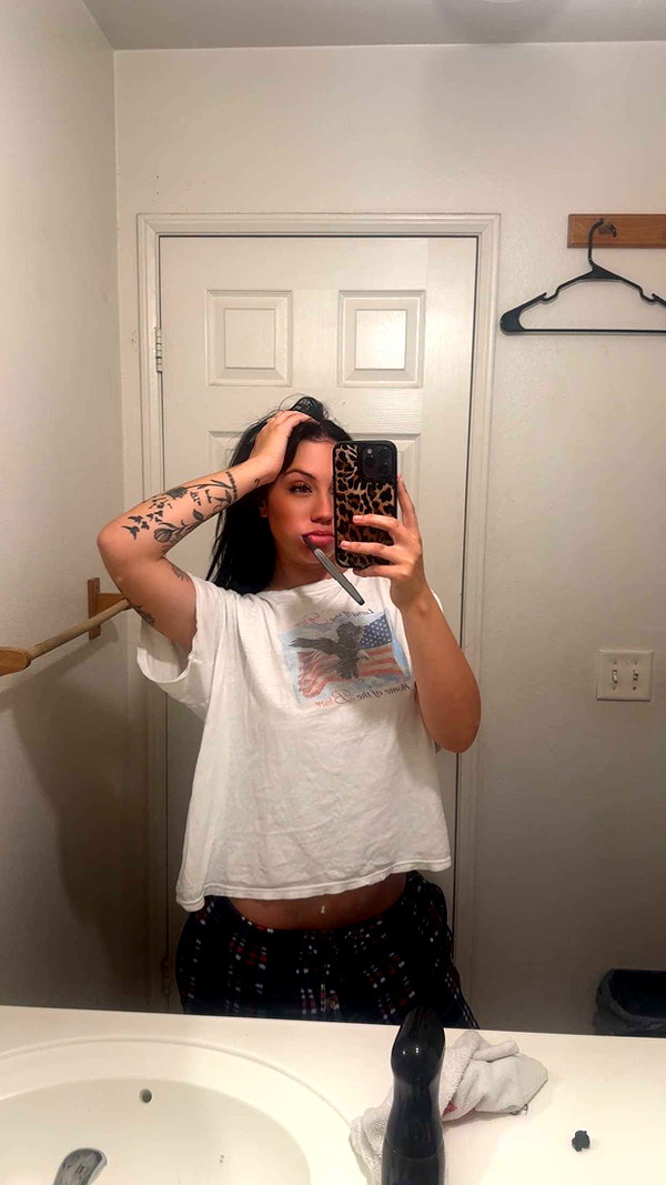 ema.jeann snapchat image archive image