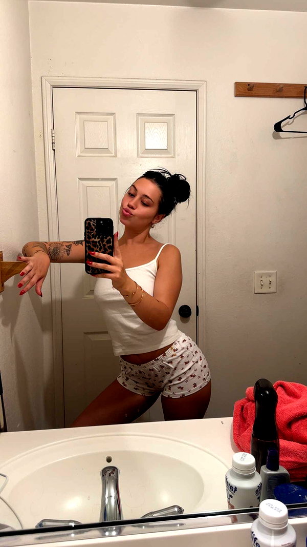 ema.jeann snapchat image archive image