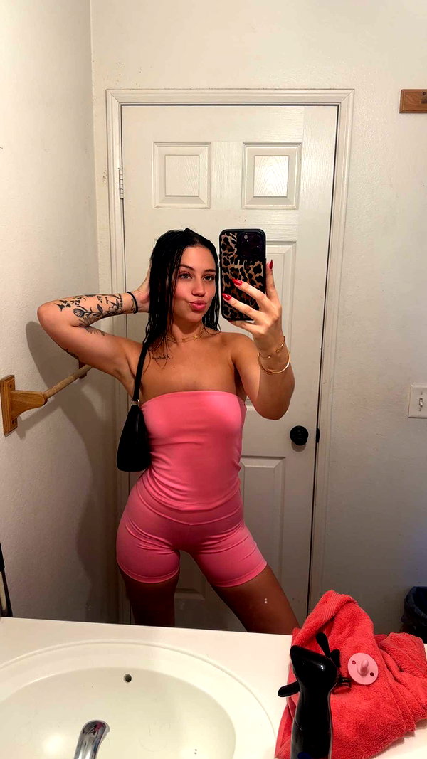 ema.jeann snapchat image archive image