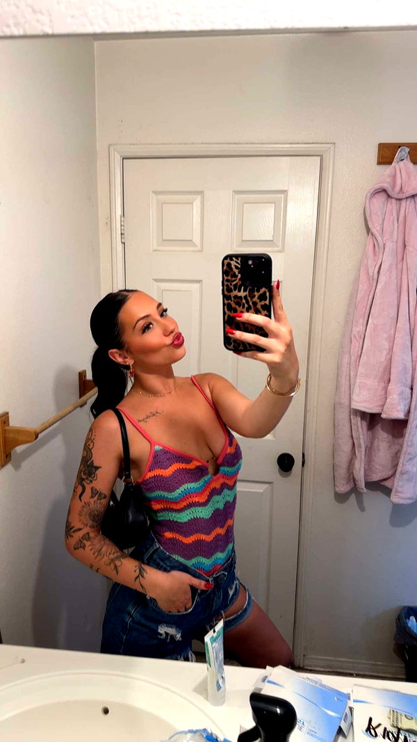 ema.jeann snapchat image archive image