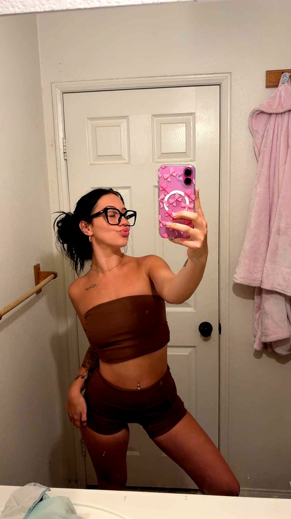 ema.jeann snapchat image archive image