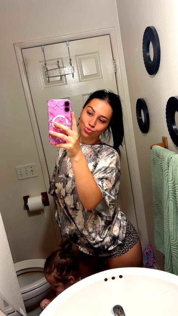 ema.jeann snapchat image archive image