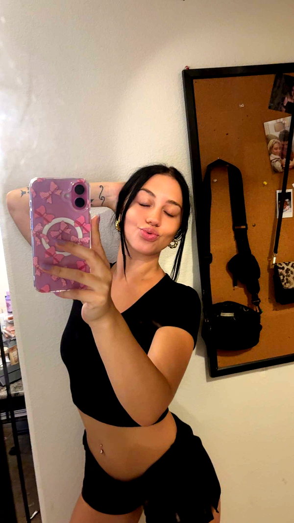 ema.jeann snapchat image archive image