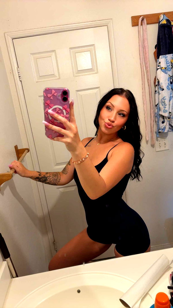 ema.jeann snapchat image archive image