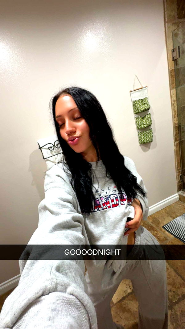 ema.jeann snapchat image archive image