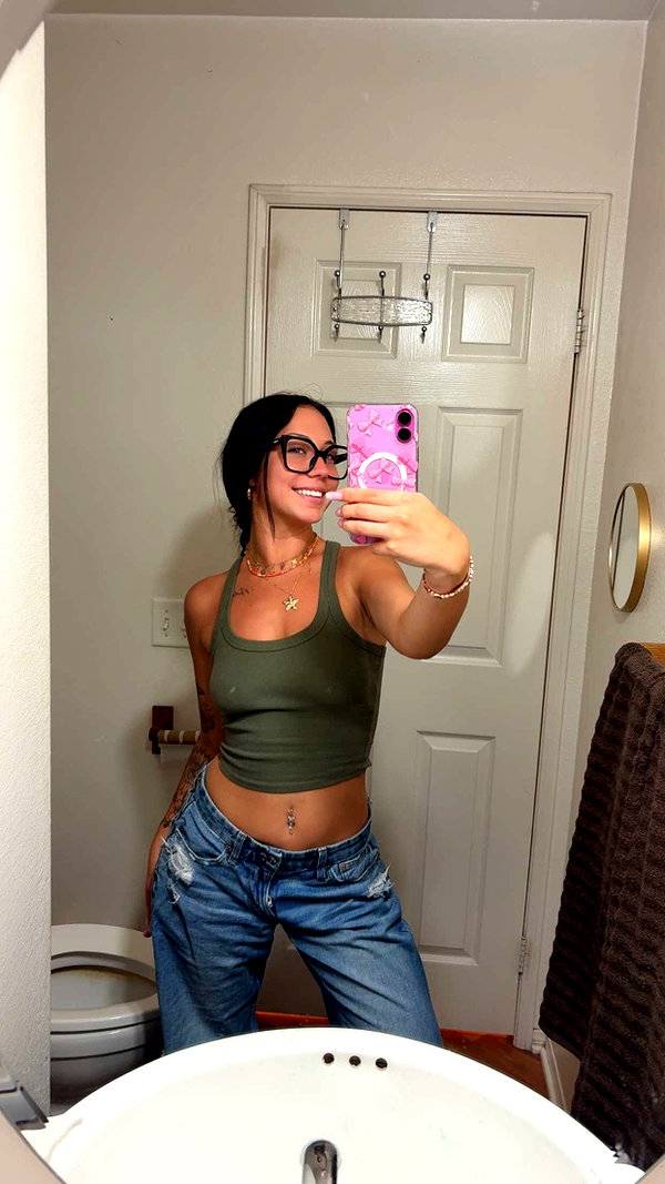 ema.jeann snapchat image archive image