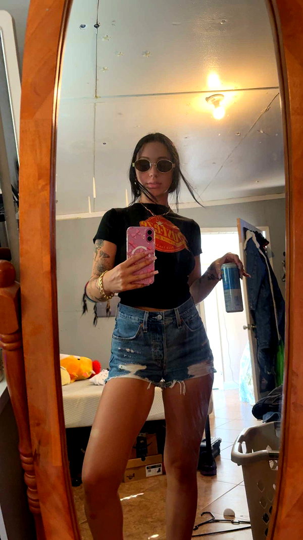 ema.jeann snapchat image archive image