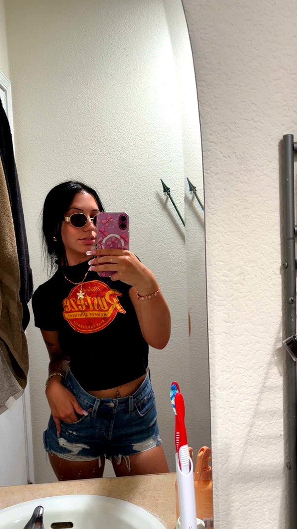 ema.jeann snapchat image archive image