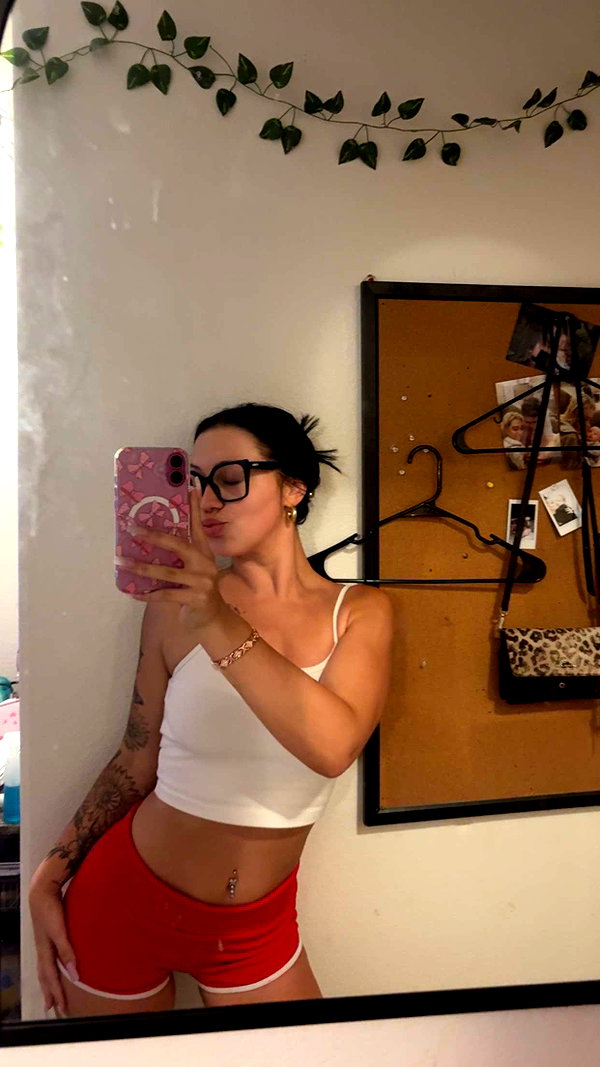 ema.jeann snapchat image archive image