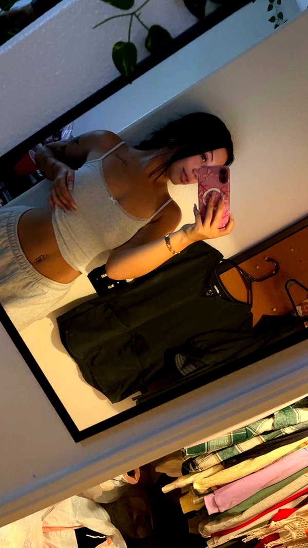 ema.jeann snapchat image archive image