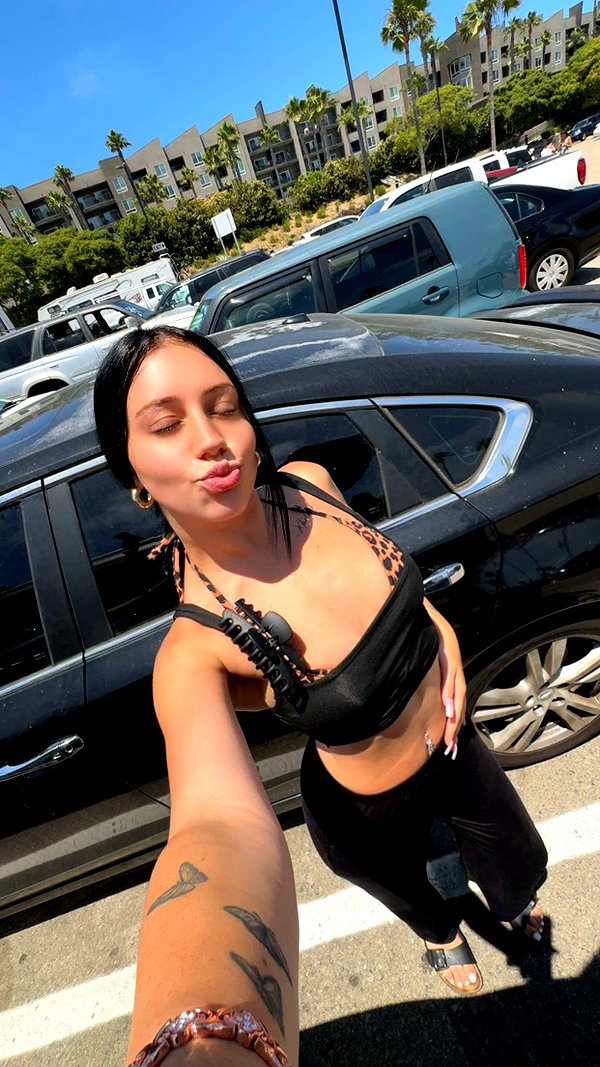 ema.jeann snapchat image archive image