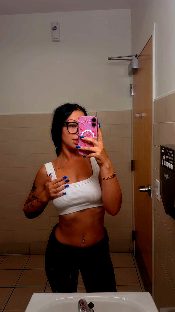 ema.jeann snapchat image archive image