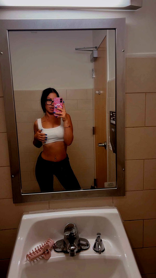 ema.jeann snapchat image archive image