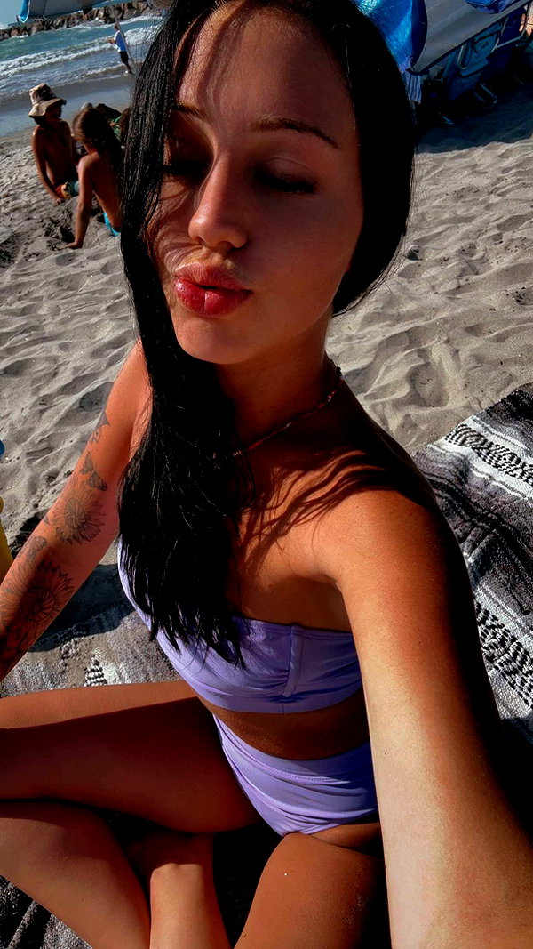 ema.jeann snapchat image archive image