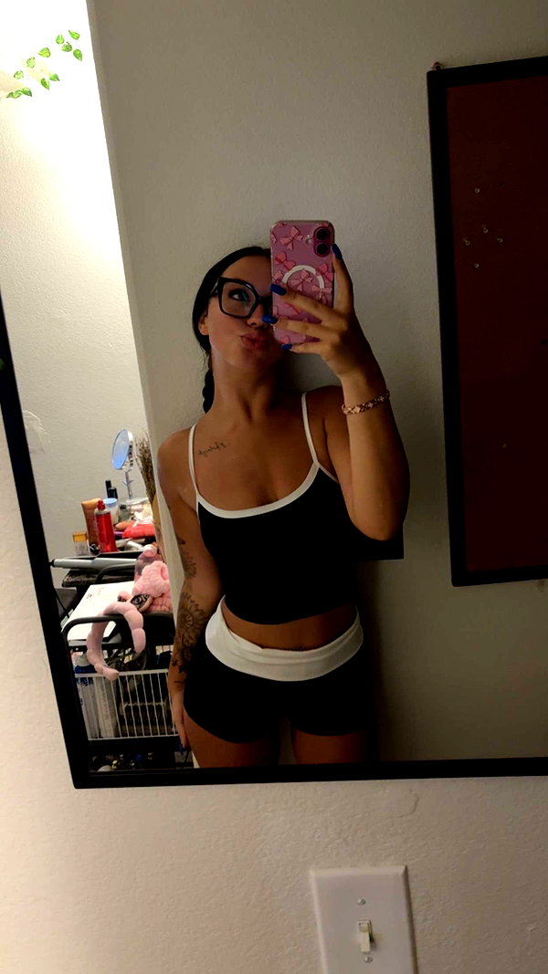 ema.jeann snapchat image archive image