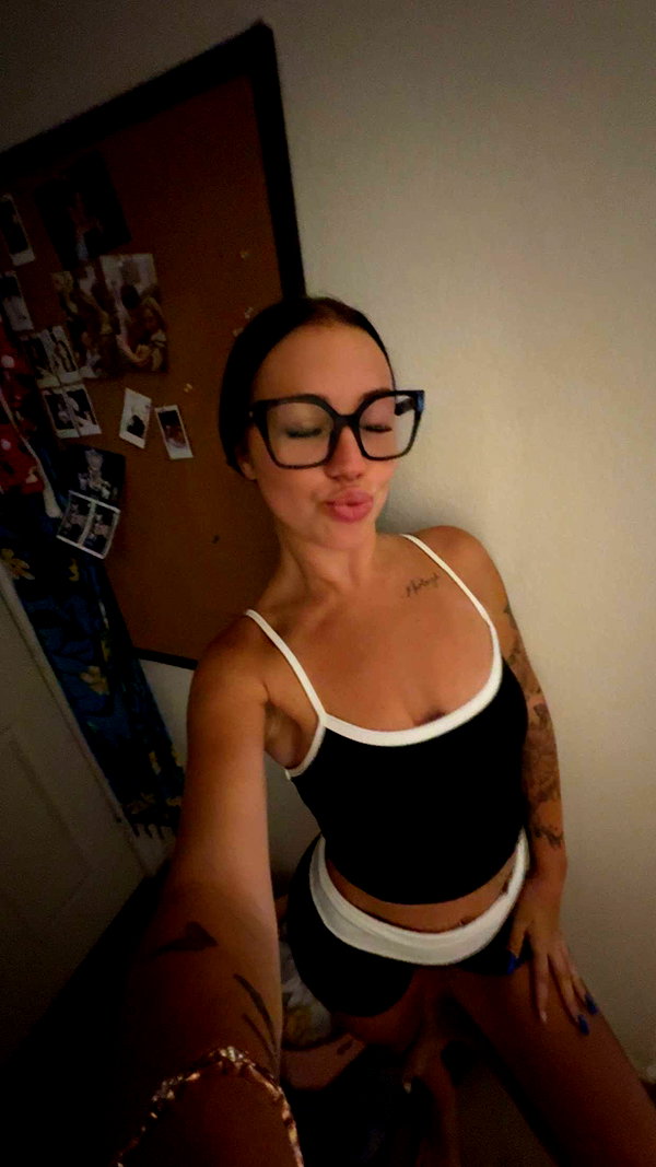 ema.jeann snapchat image archive image