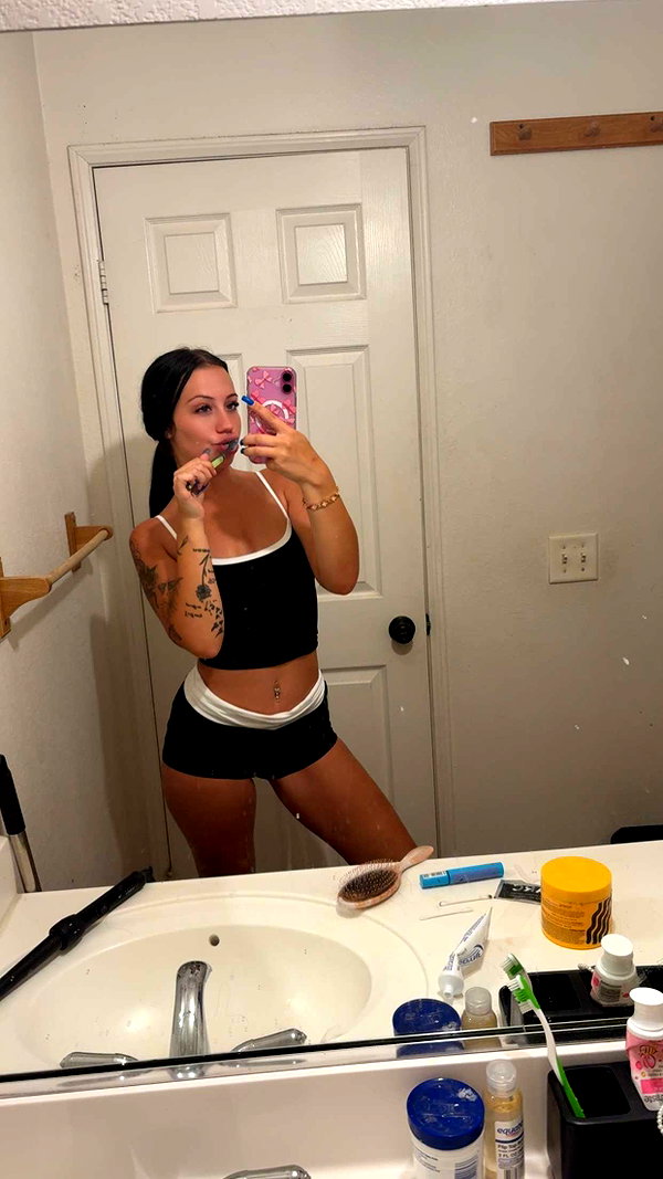 ema.jeann snapchat image archive image