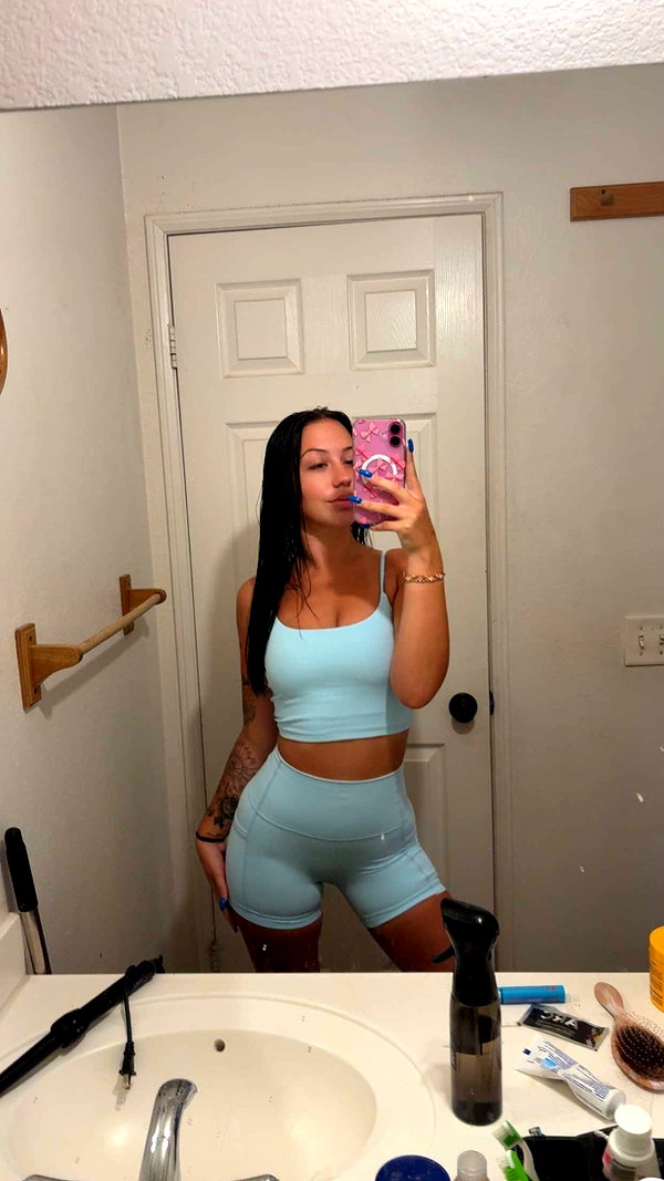 ema.jeann snapchat image archive image