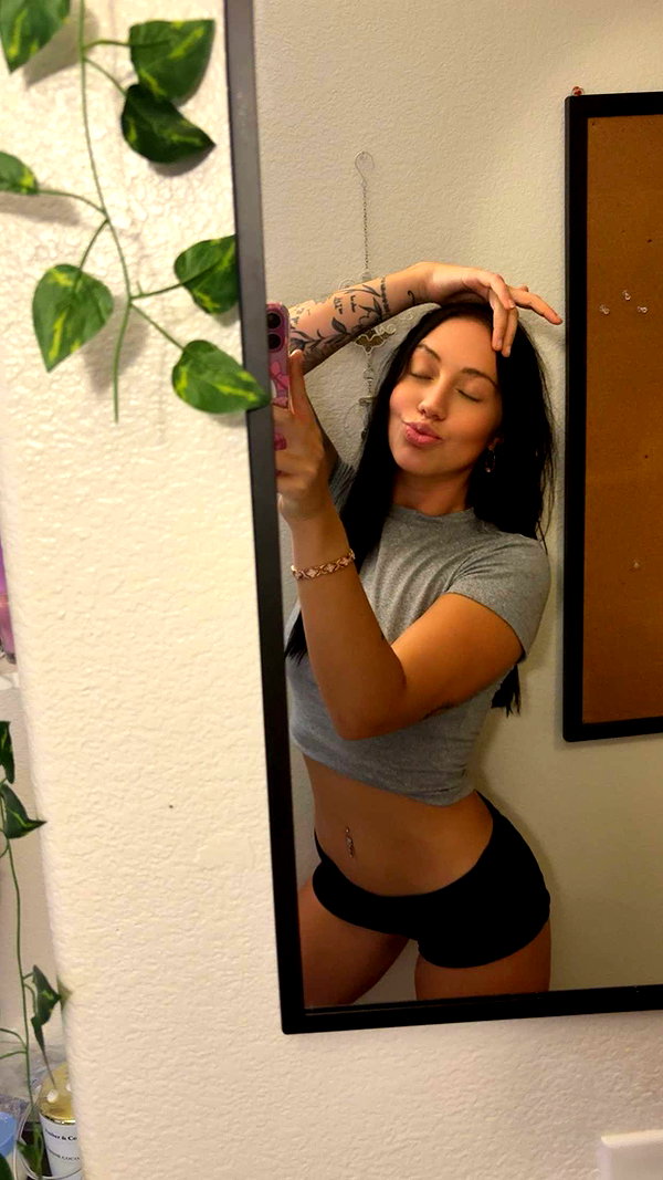 ema.jeann snapchat image archive image