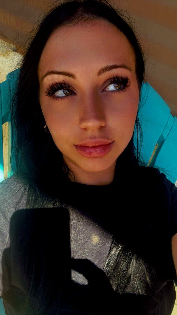 ema.jeann snapchat image archive image