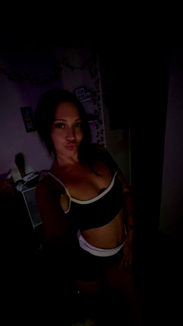 ema.jeann snapchat image archive image