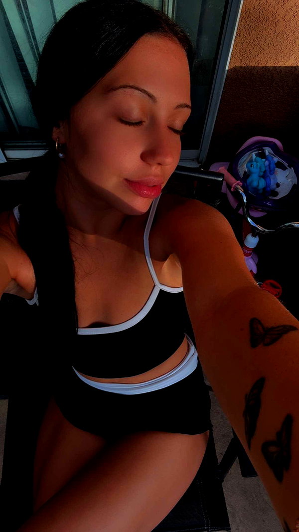 ema.jeann snapchat image archive image