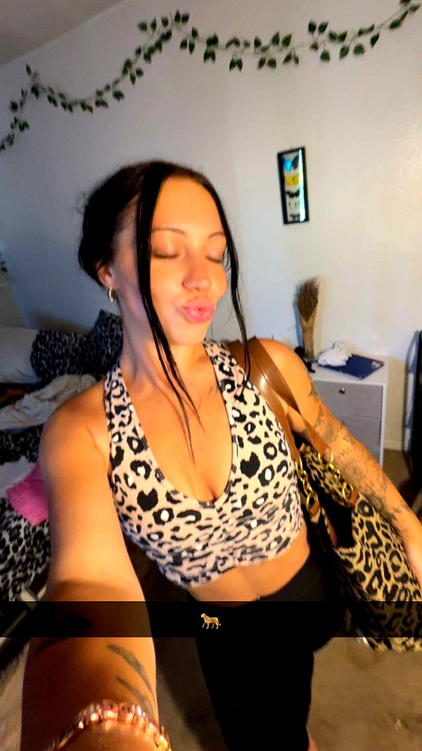 ema.jeann snapchat image archive image