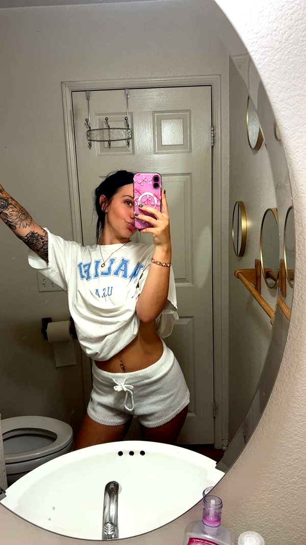 ema.jeann snapchat image archive image