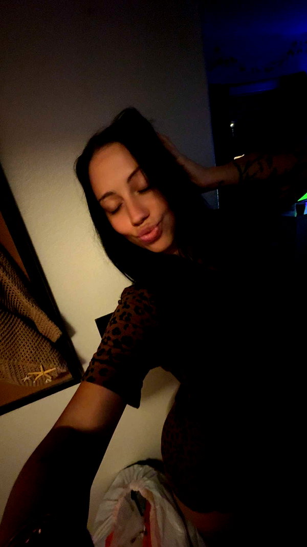 ema.jeann snapchat image archive image