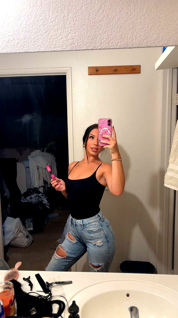 ema.jeann snapchat image archive image