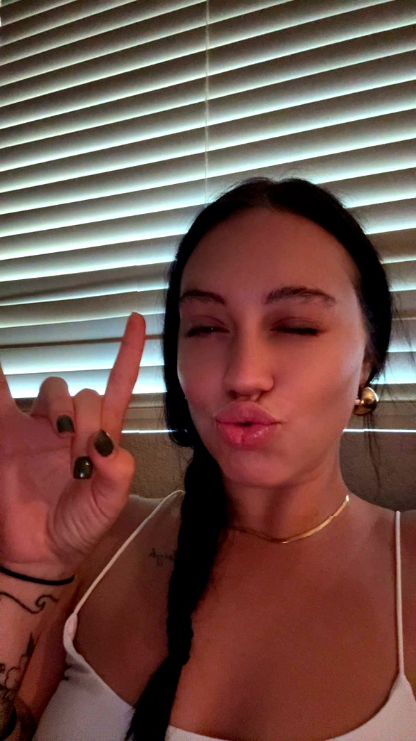ema.jeann snapchat image archive image