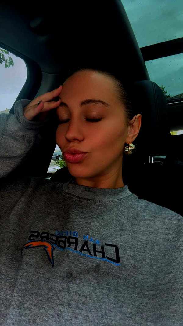 ema.jeann snapchat image archive image