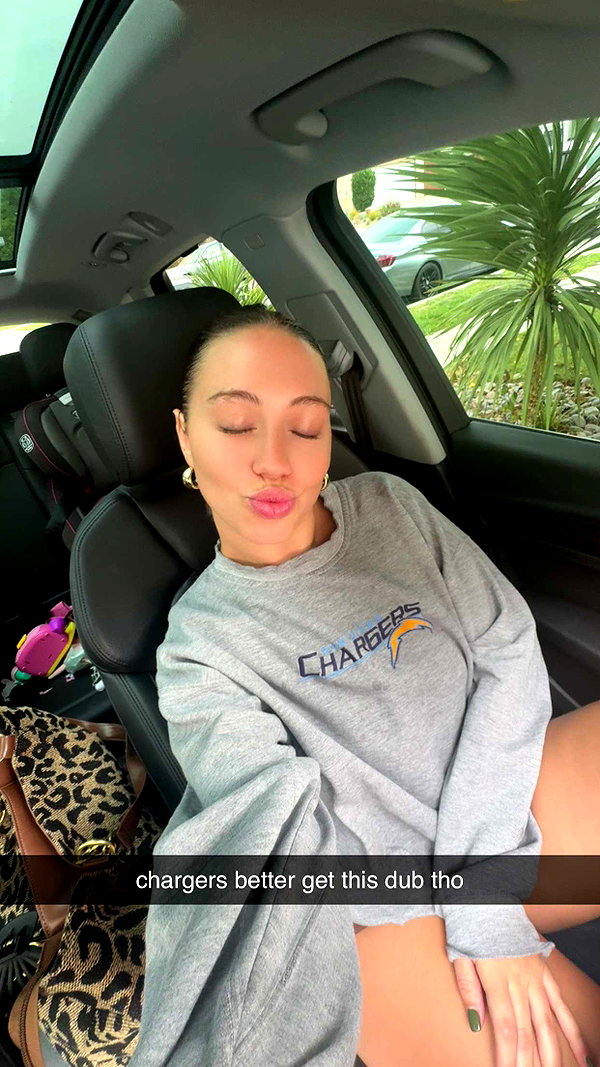 ema.jeann snapchat image archive image