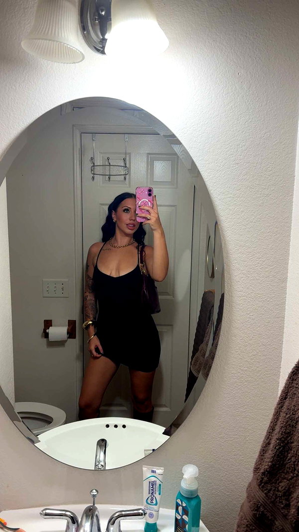 ema.jeann snapchat image archive image