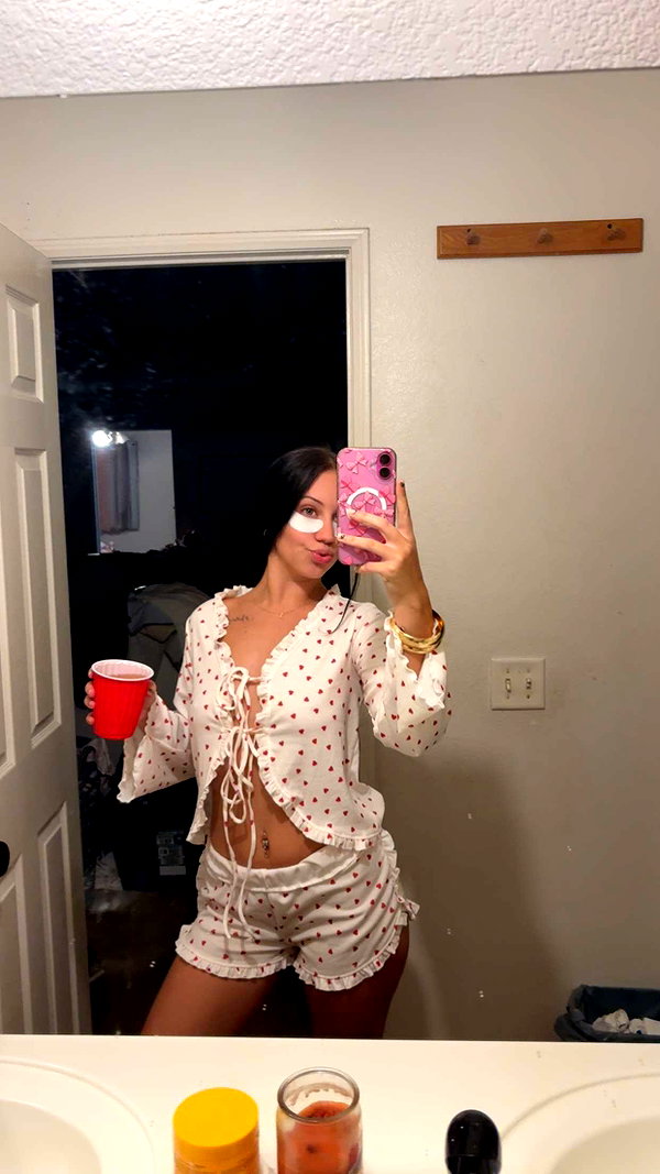 ema.jeann snapchat image archive image