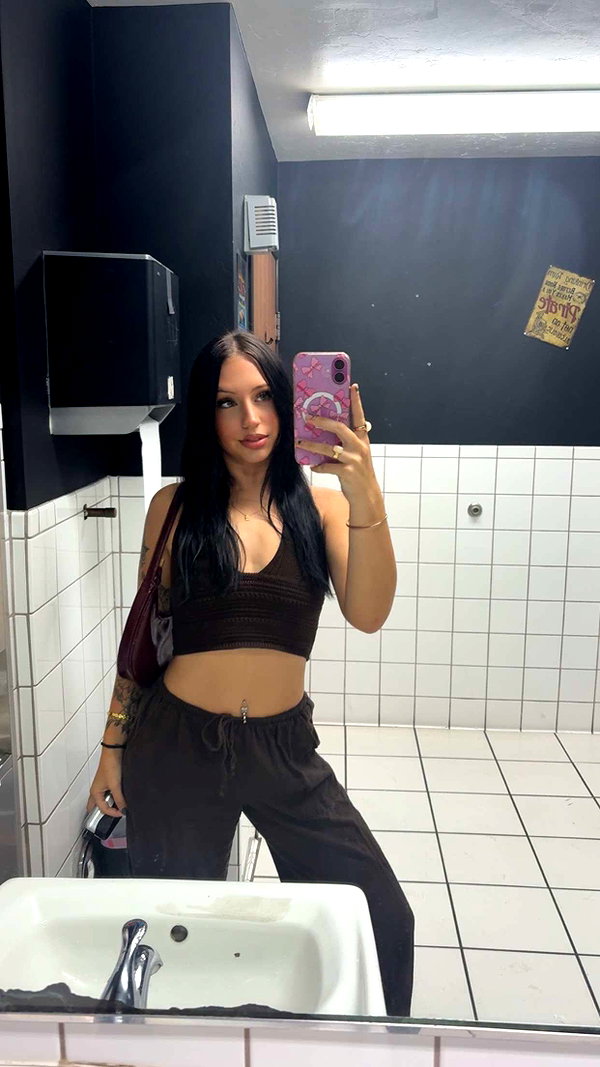 ema.jeann snapchat image archive image