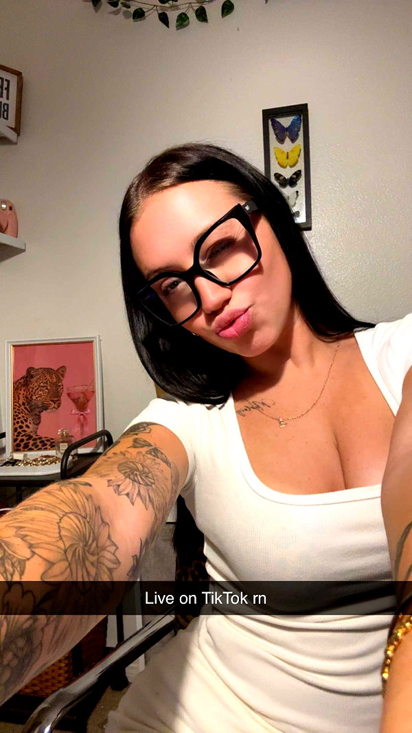 ema.jeann snapchat image archive image