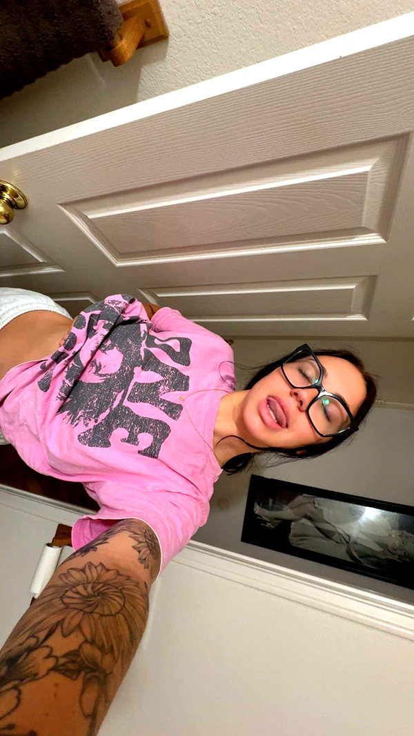 ema.jeann snapchat image archive image