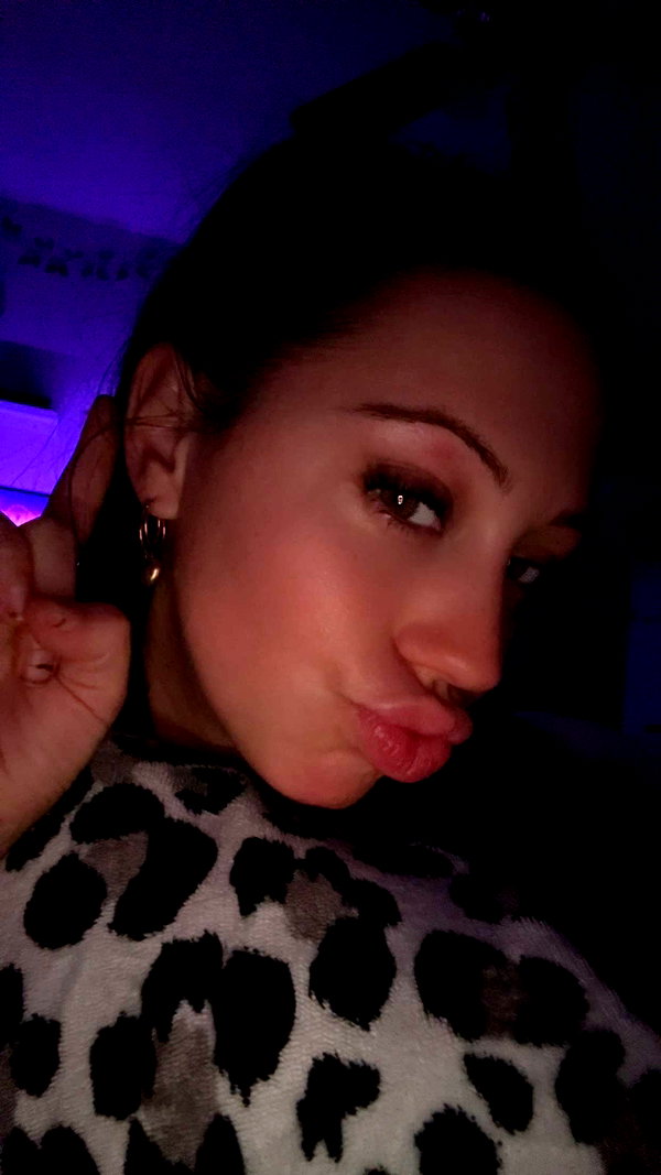ema.jeann snapchat image archive image
