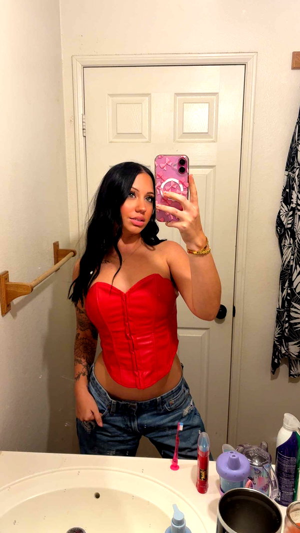 ema.jeann snapchat image archive image